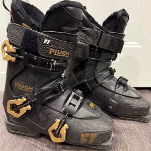 Full Tilt Plush Ski Boots - Black and Gold